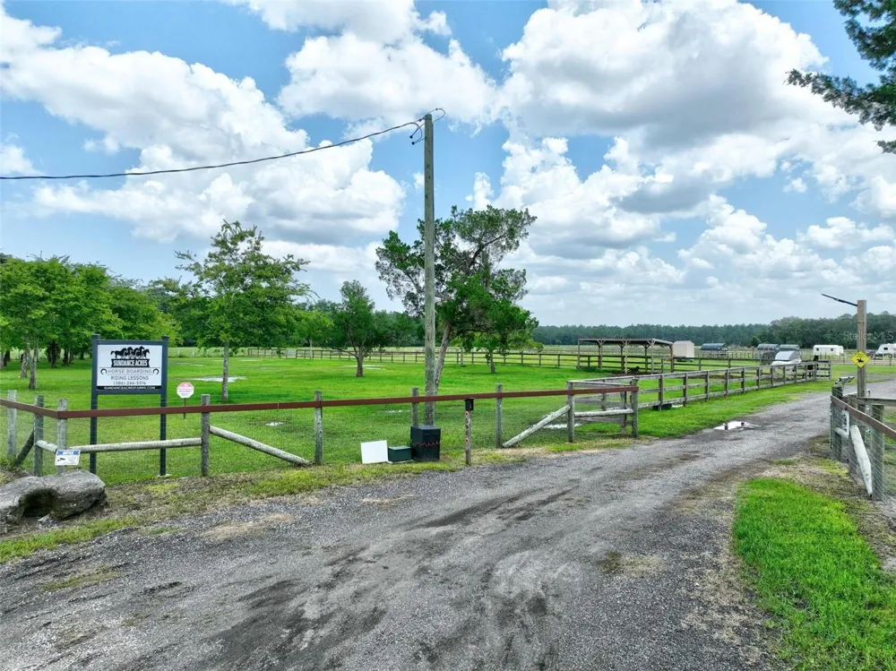 596 E COUNTY ROAD 90 Bunnell, FL 32110