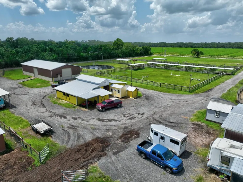 596 E COUNTY ROAD 90 Bunnell, FL 32110