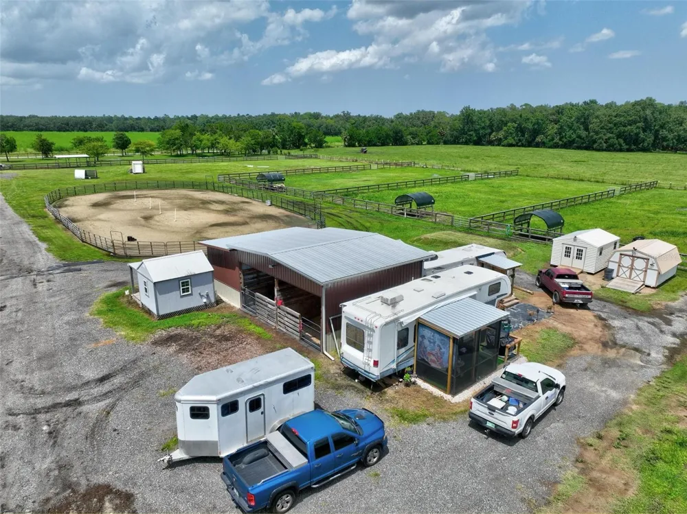 596 E COUNTY ROAD 90 Bunnell, FL 32110