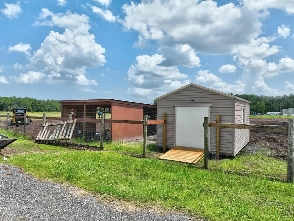 596 E COUNTY ROAD 90 Bunnell, FL 32110