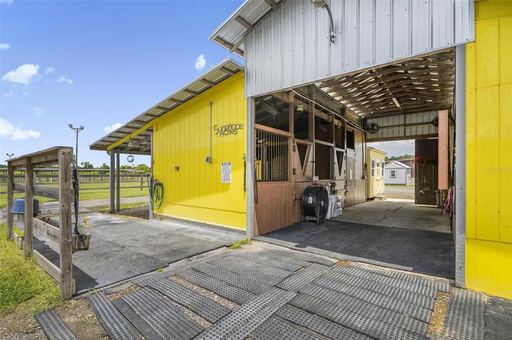 596 E COUNTY ROAD 90 Bunnell, FL 32110
