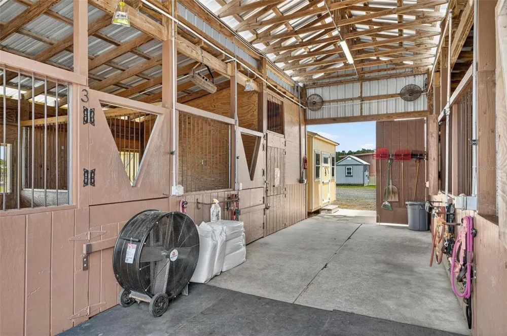 596 E COUNTY ROAD 90 Bunnell, FL 32110