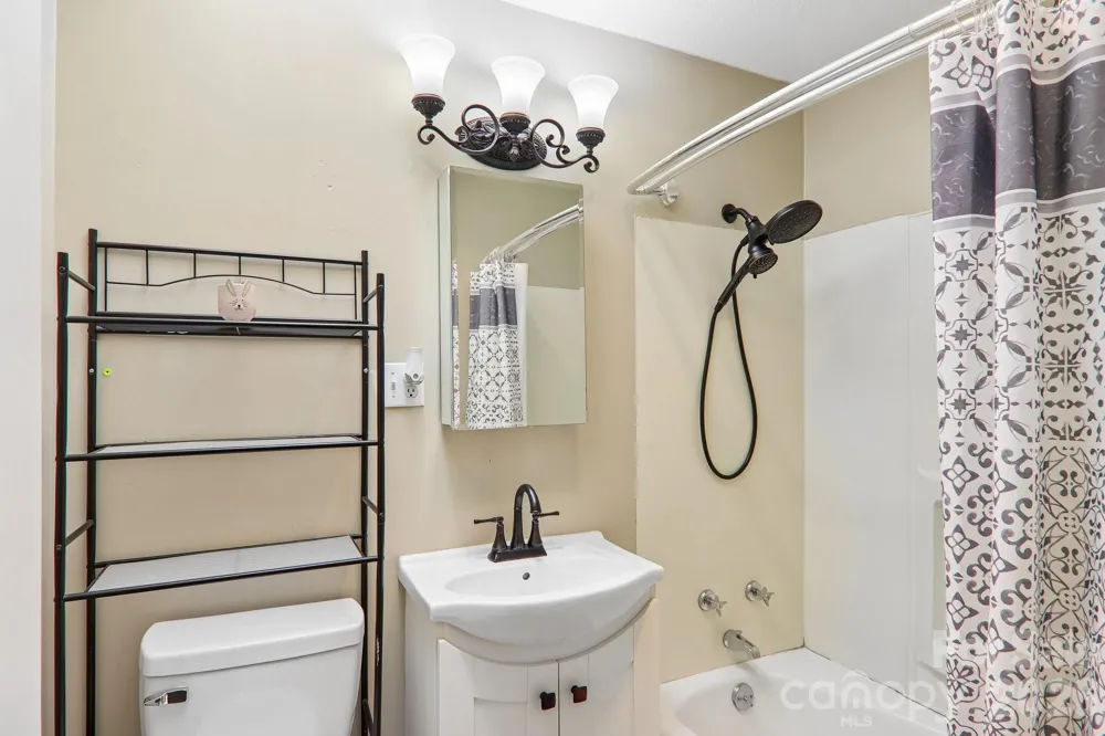224 Highlands Loop Maggie Valley, NC 28751
