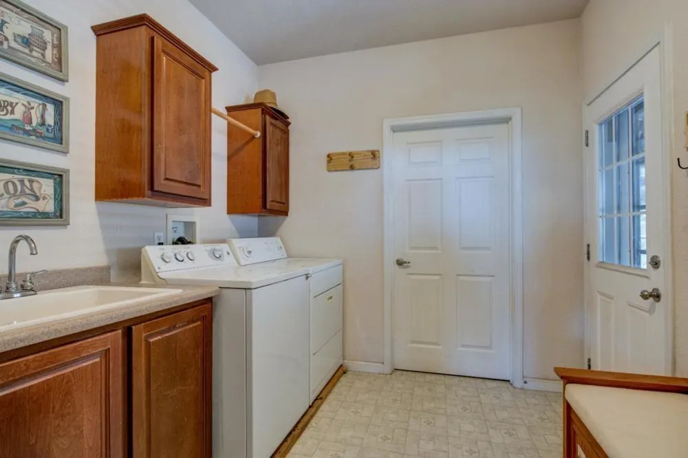 17997 Del Puerto Canyon Road Patterson, CA 95363