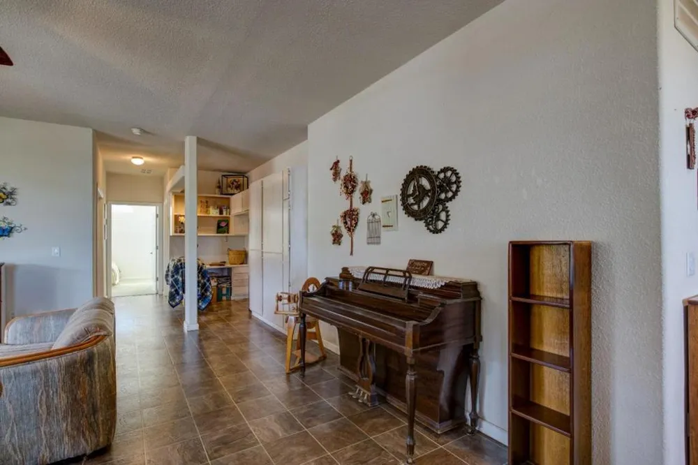 17997 Del Puerto Canyon Road Patterson, CA 95363