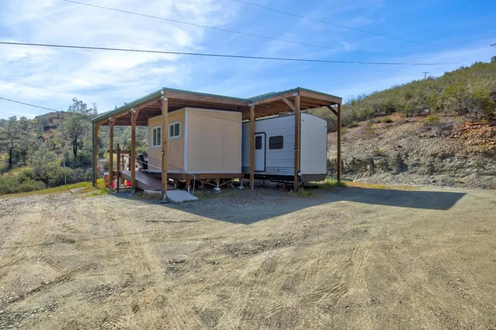 17997 Del Puerto Canyon Road Patterson, CA 95363