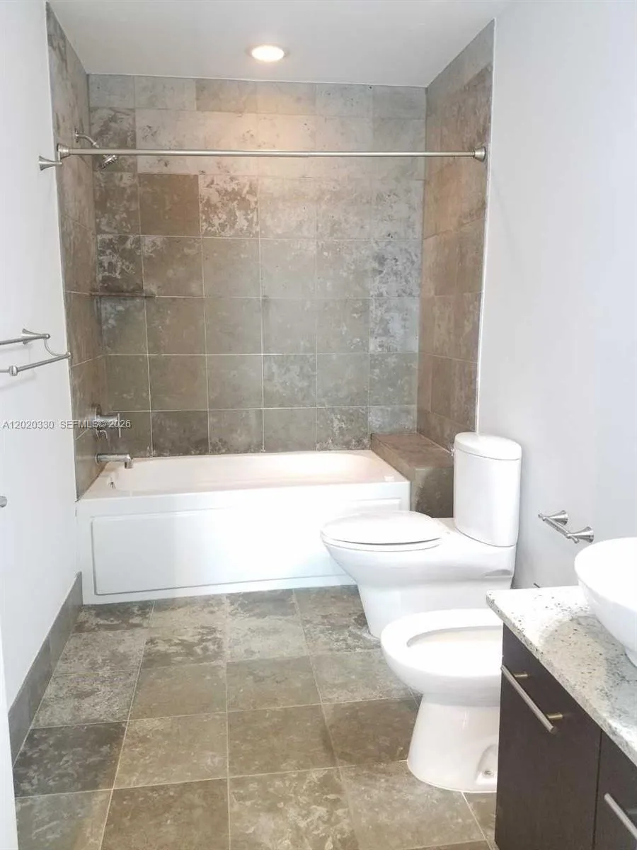 3029 NE 188th St #323 Aventura, FL 33180