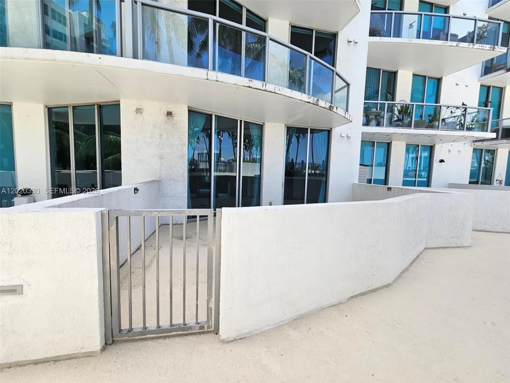 3029 NE 188th St #323 Aventura, FL 33180