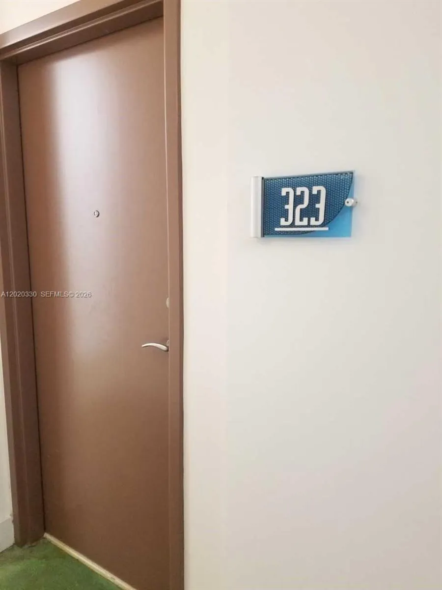 3029 NE 188th St #323 Aventura, FL 33180
