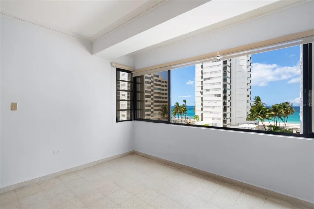 61 KINGS COURT #5E San Juan, PR 00911