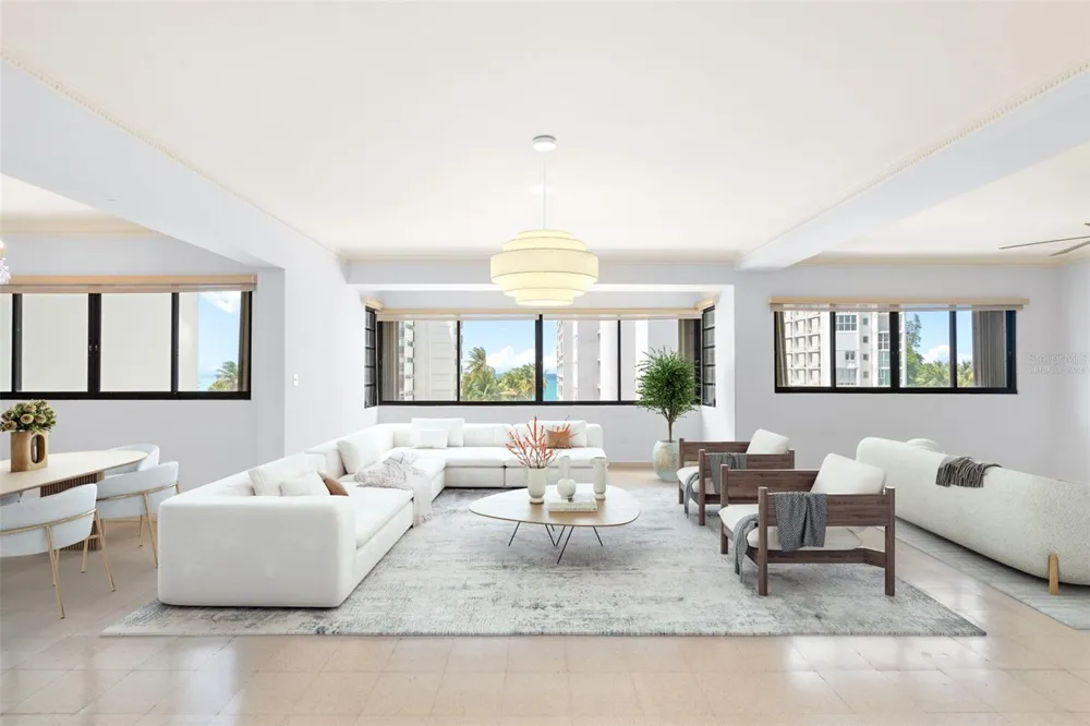 61 KINGS COURT #5E San Juan, PR 00911