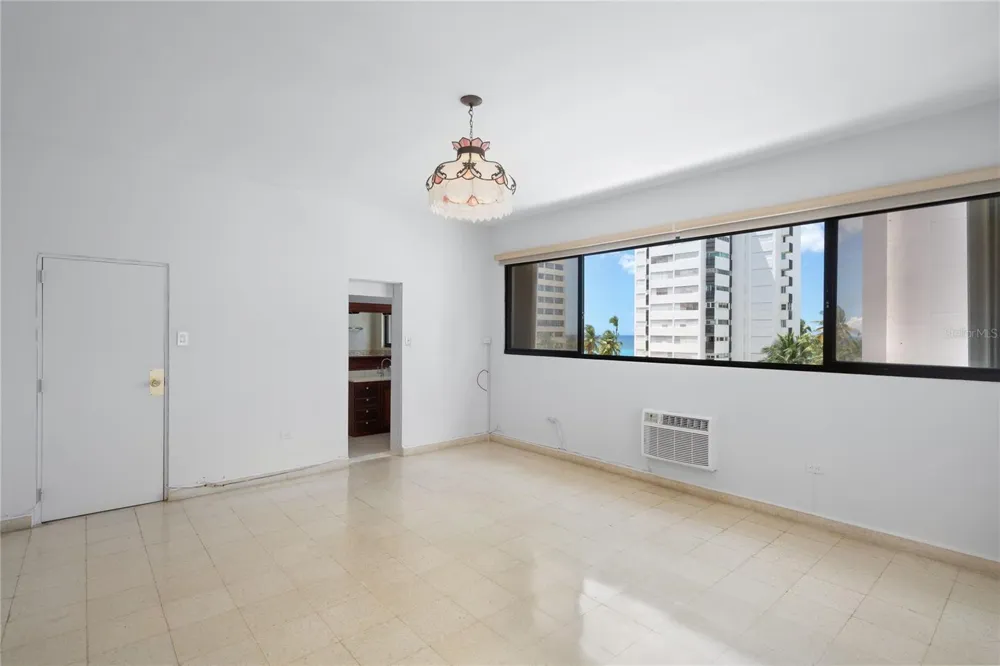 61 KINGS COURT #5E San Juan, PR 00911