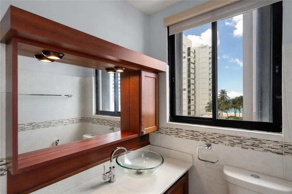 61 KINGS COURT #5E San Juan, PR 00911