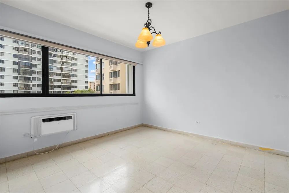 61 KINGS COURT #5E San Juan, PR 00911