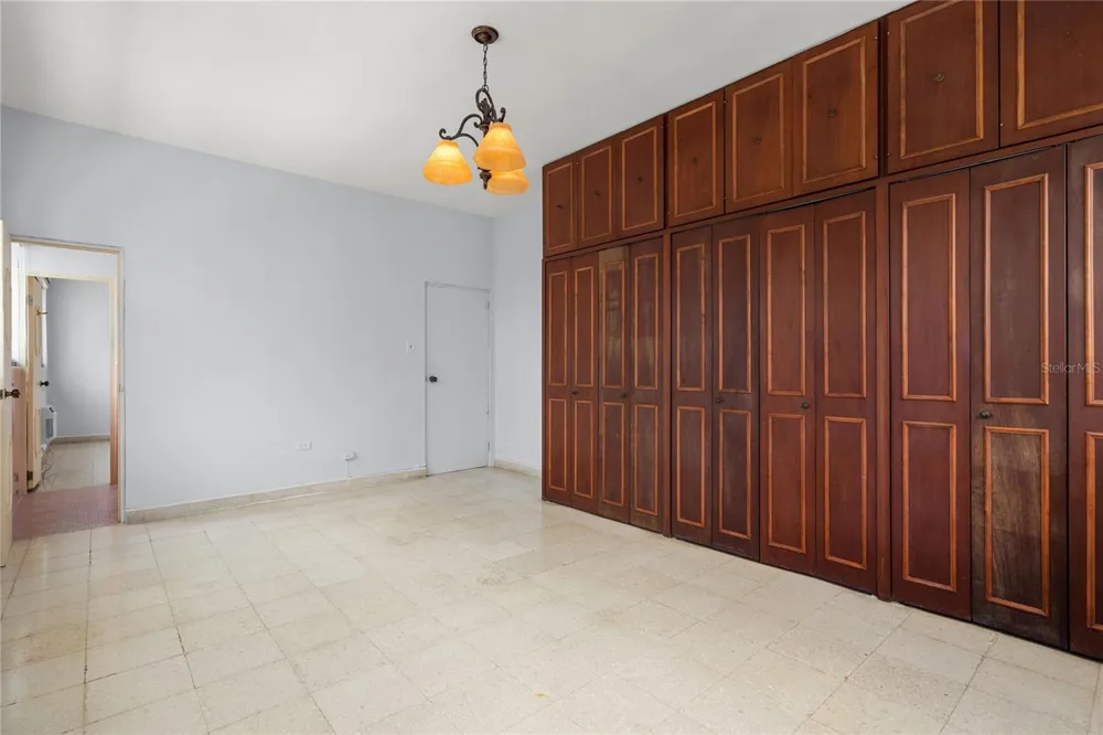 61 KINGS COURT #5E San Juan, PR 00911
