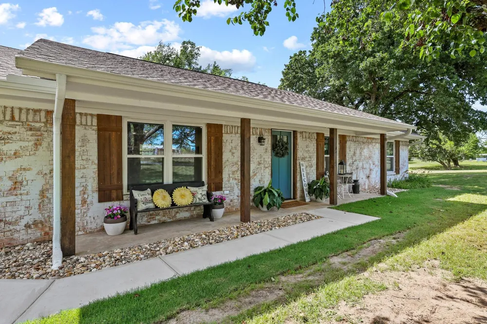 3353 County Road 2130 Telephone, TX 75488