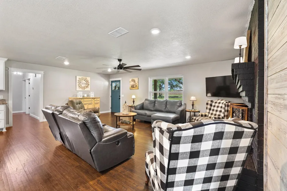 3353 County Road 2130 Telephone, TX 75488