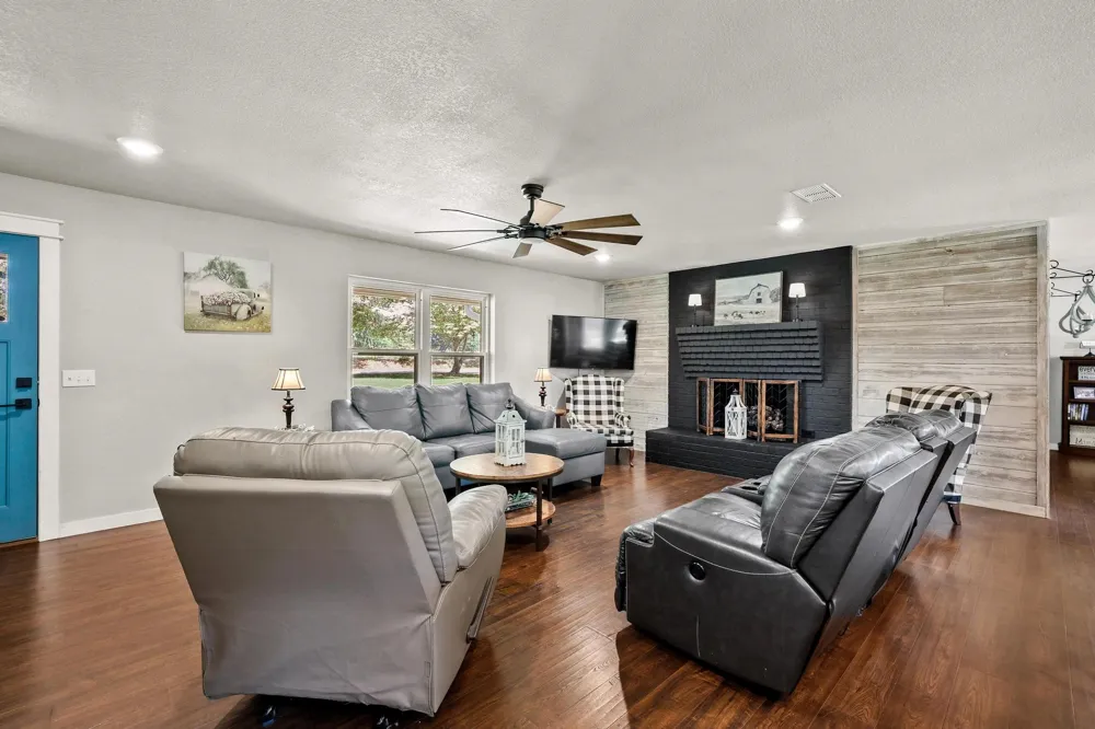 3353 County Road 2130 Telephone, TX 75488