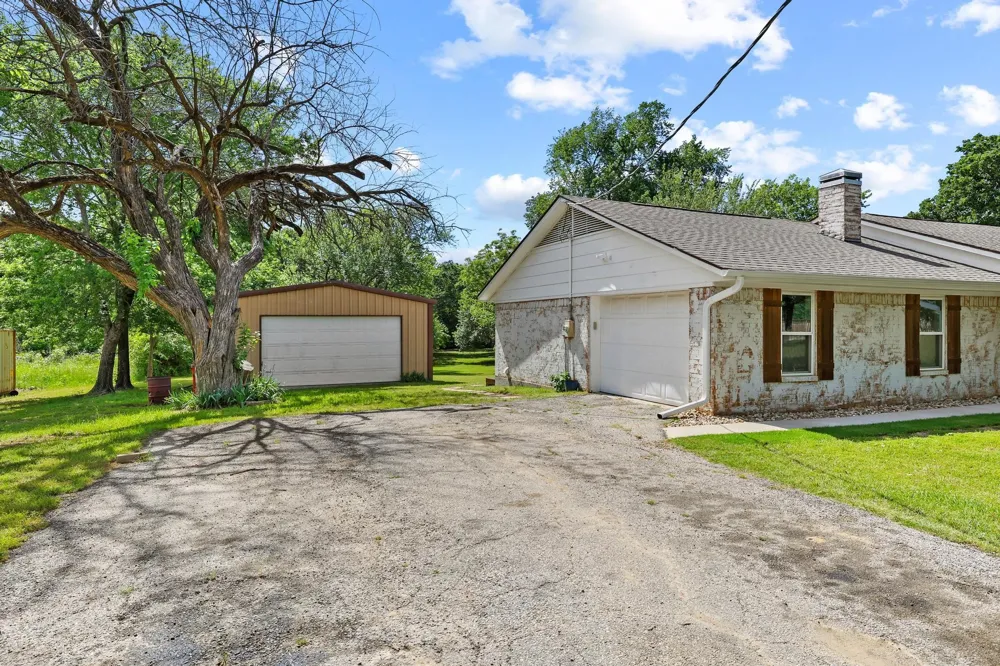 3353 County Road 2130 Telephone, TX 75488