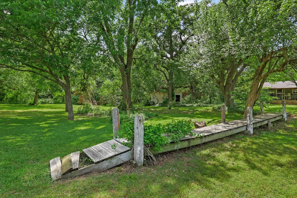 3353 County Road 2130 Telephone, TX 75488