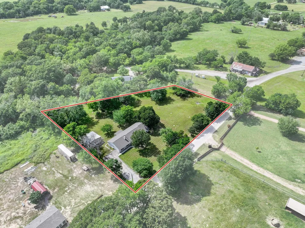 3353 County Road 2130 Telephone, TX 75488