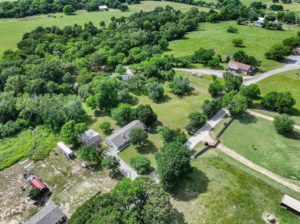 3353 County Road 2130 Telephone, TX 75488