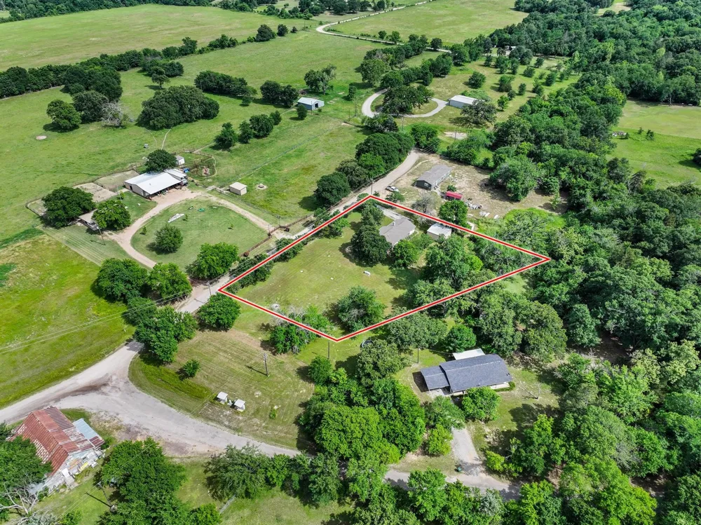 3353 County Road 2130 Telephone, TX 75488