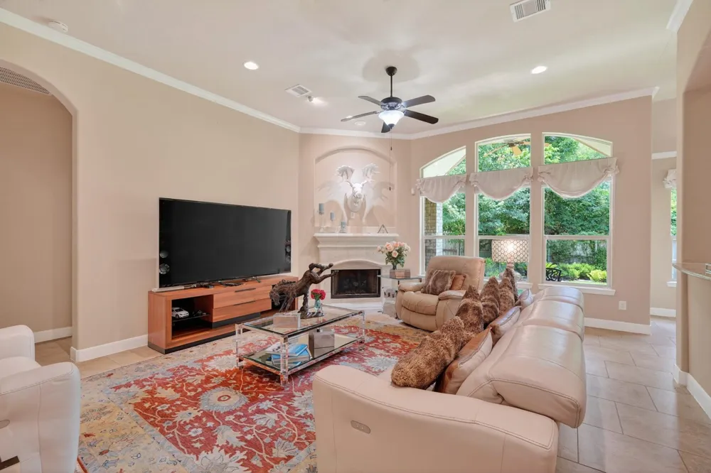55 S Victoriana Circle Spring, TX 77389