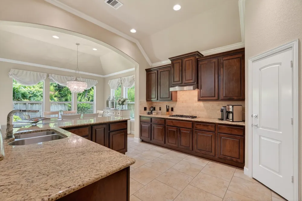 55 S Victoriana Circle Spring, TX 77389