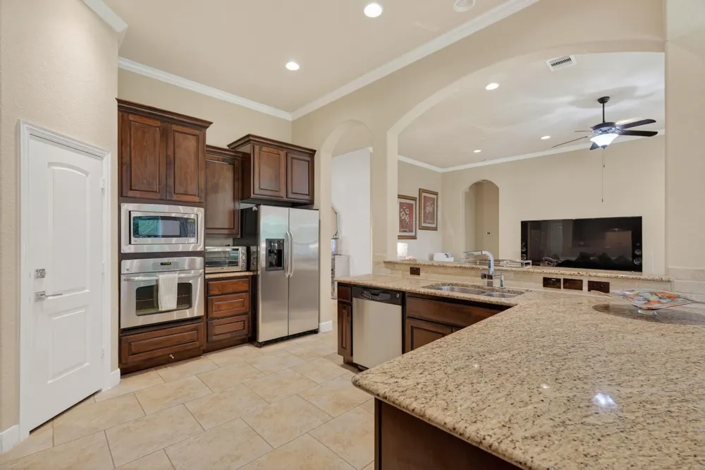 55 S Victoriana Circle Spring, TX 77389