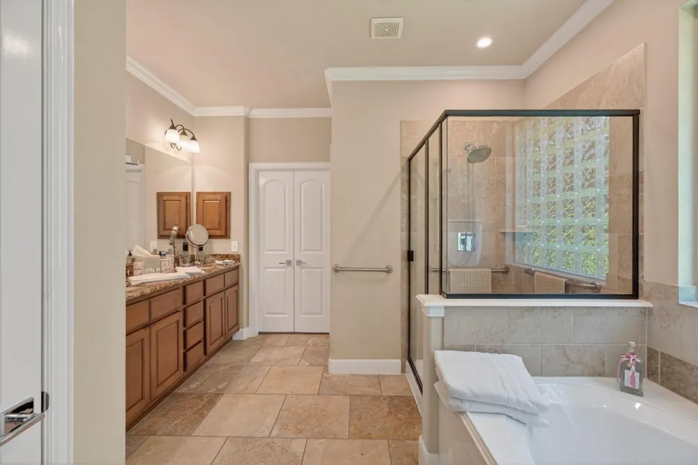 55 S Victoriana Circle Spring, TX 77389