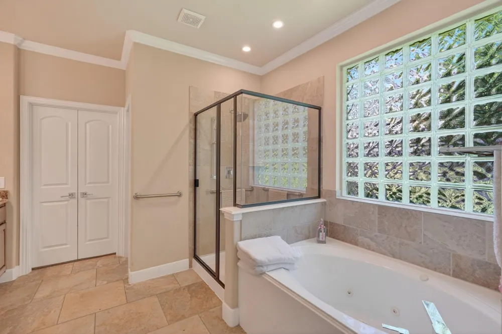 55 S Victoriana Circle Spring, TX 77389