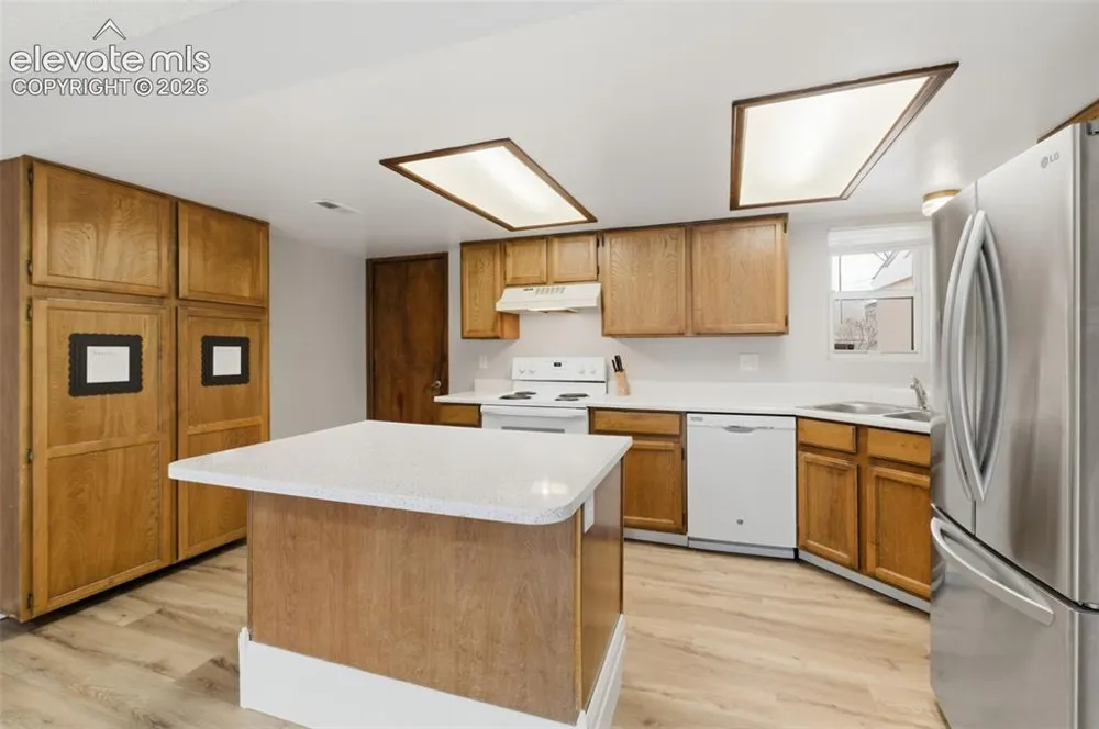 6987 Gayle Lyn Lane Colorado Springs, CO 80919