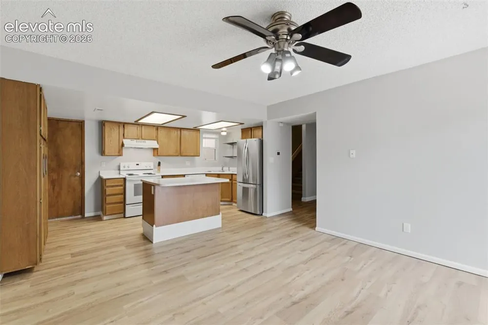 6987 Gayle Lyn Lane Colorado Springs, CO 80919