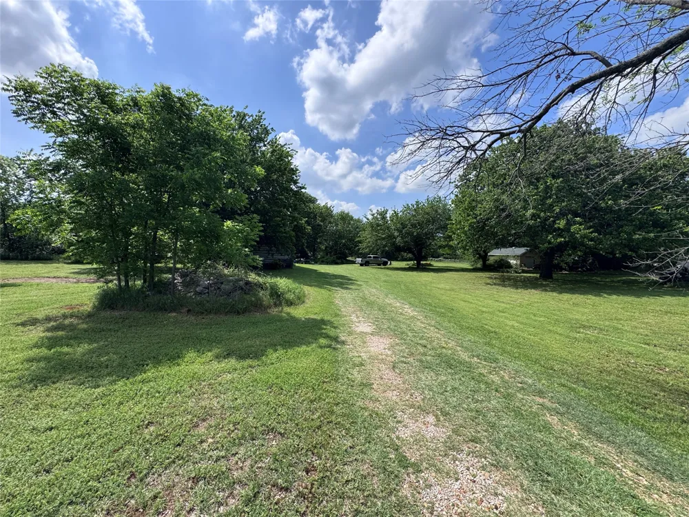 806 Old Base Road Aurora, TX 76078