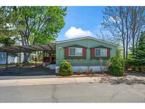 810 Meadowlark Cv