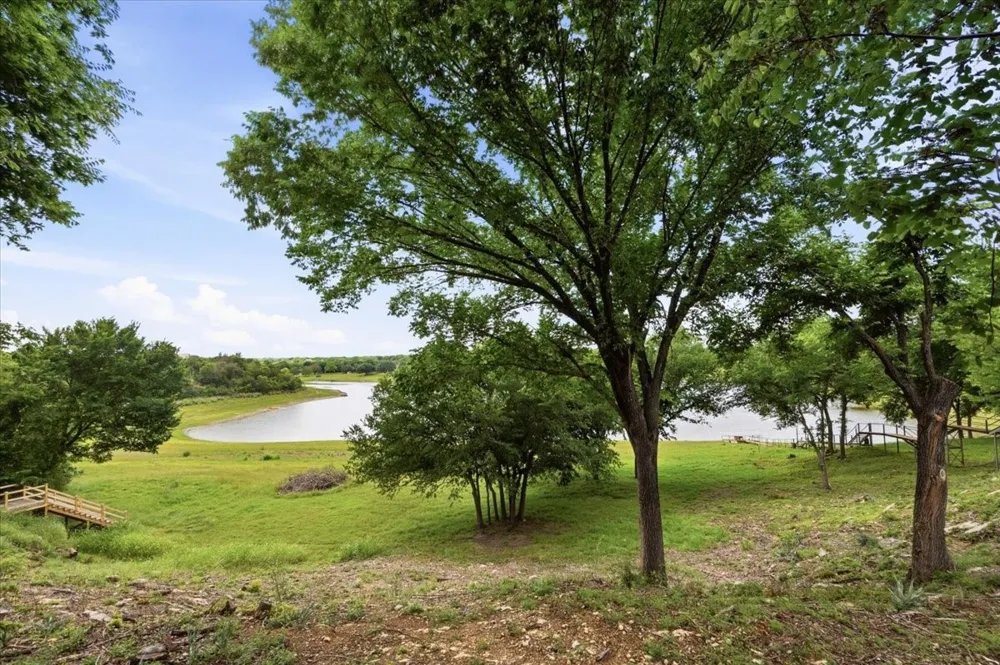 141 Lakeview Drive Aledo, TX 76008