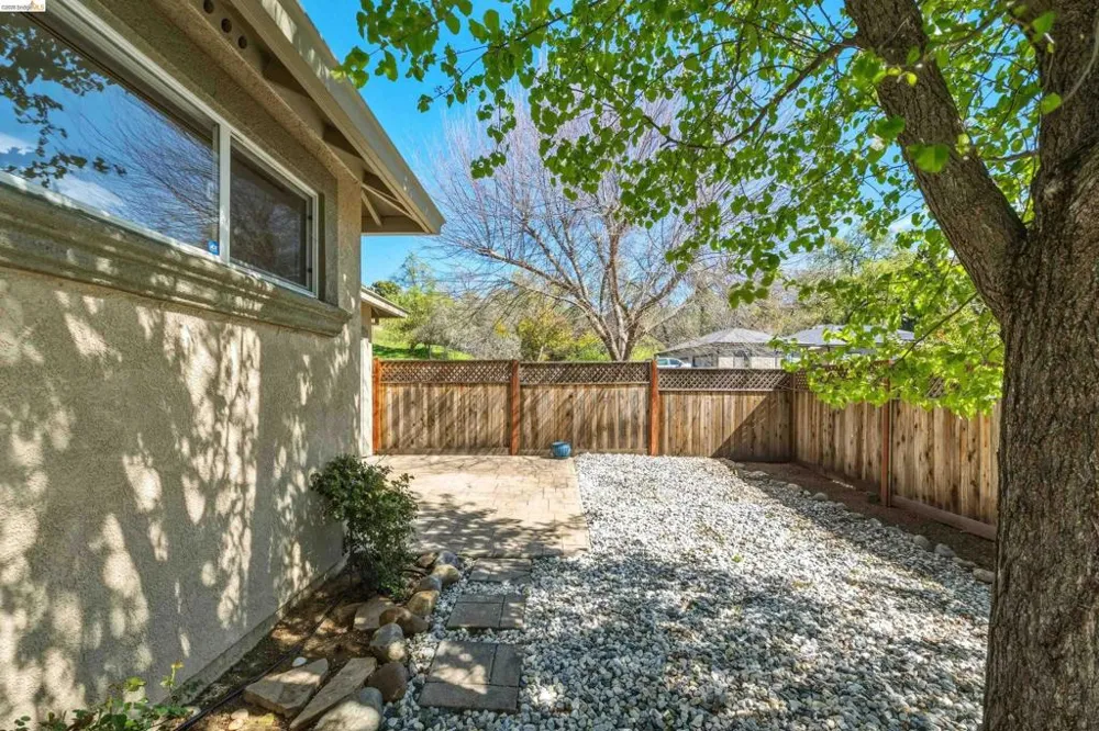 17800 Rolling Oaks Dr. Jamestown, CA 95327
