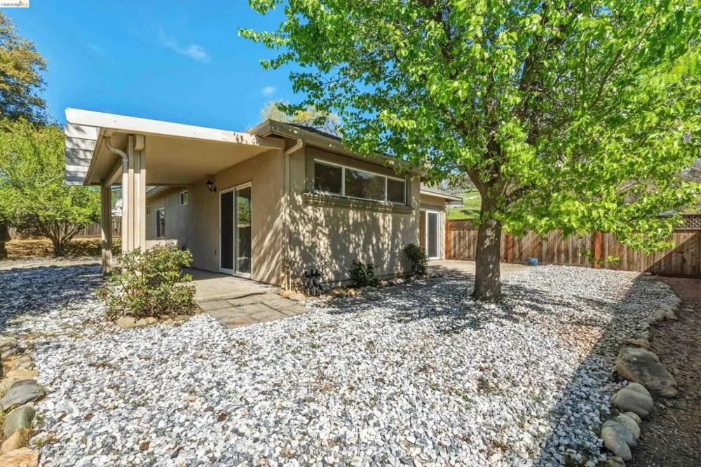 17800 Rolling Oaks Dr. Jamestown, CA 95327