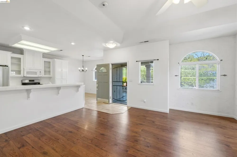 17800 Rolling Oaks Dr. Jamestown, CA 95327