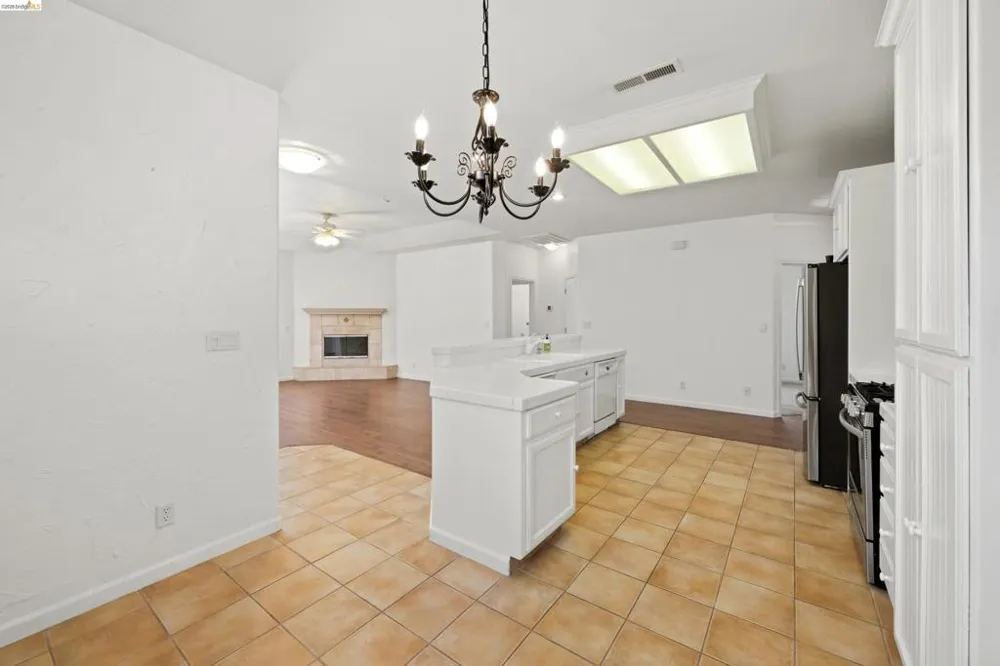 17800 Rolling Oaks Dr. Jamestown, CA 95327