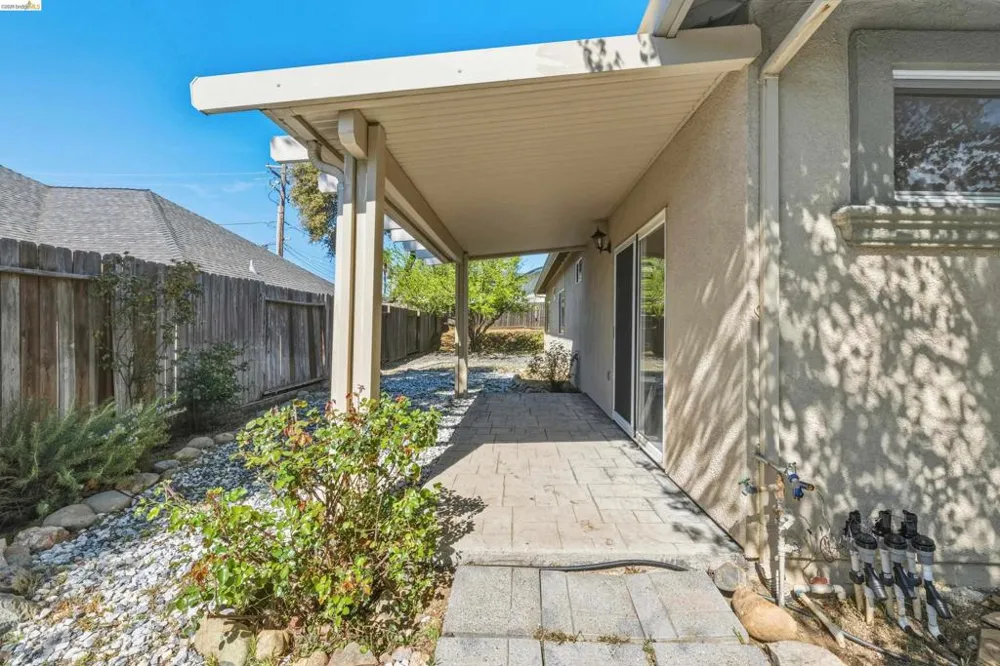 17800 Rolling Oaks Dr. Jamestown, CA 95327