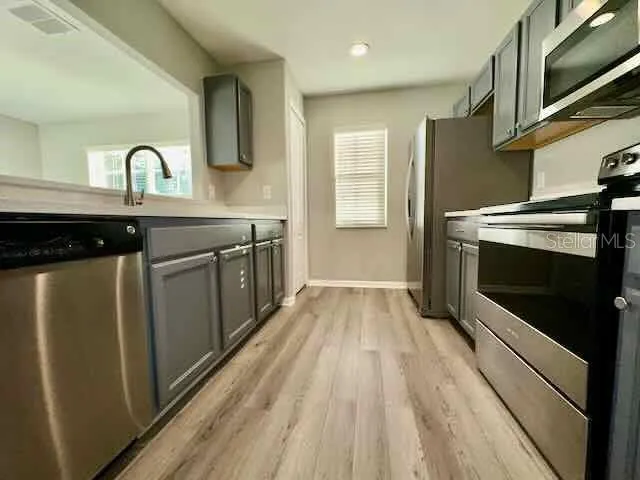 6335 MAISIE ROAD Zephyrhills, FL 33542
