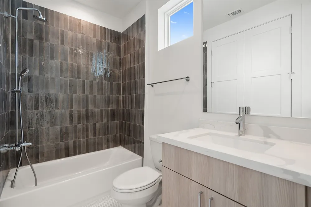 2805 McCurdy Street #6 Austin, TX 78723
