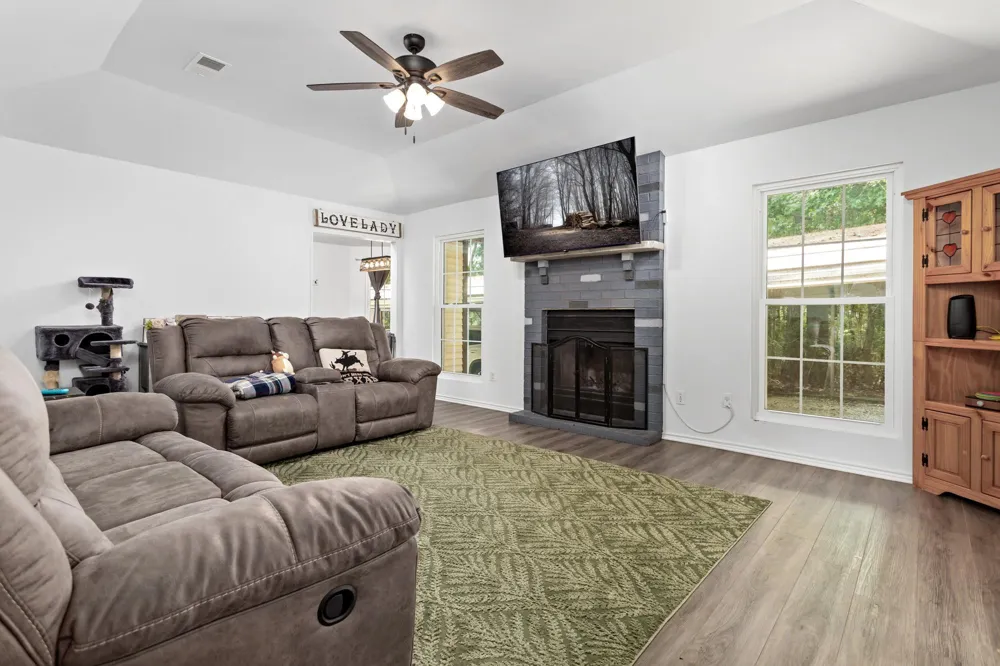 9994 Ruby Lane Silsbee, TX 77656