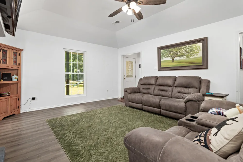 9994 Ruby Lane Silsbee, TX 77656