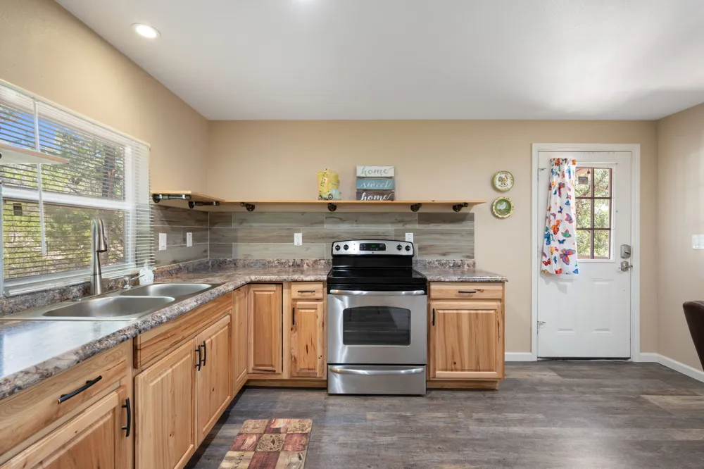 6925 White Hills Lane Marble Falls, TX 78654