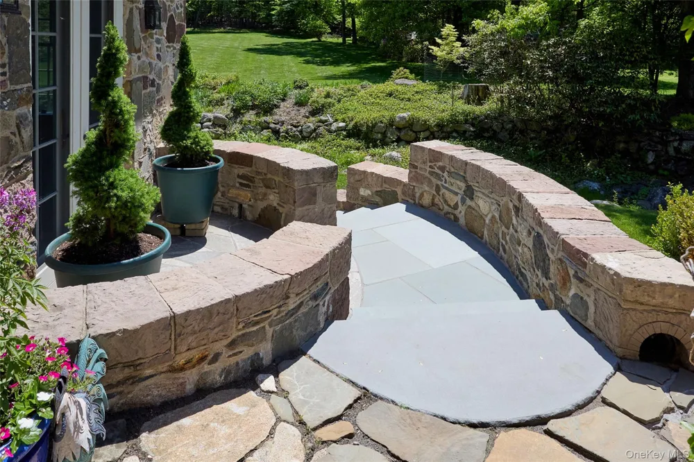 116 S Mountain Road New City, NY 10956