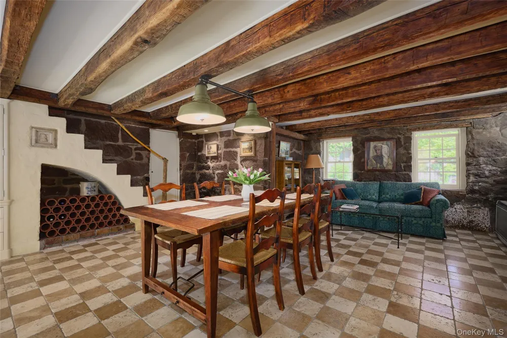 116 S Mountain Road New City, NY 10956