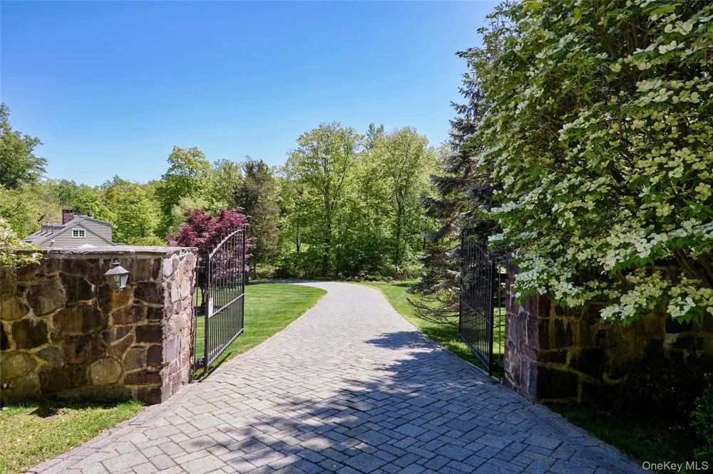116 S Mountain Road New City, NY 10956